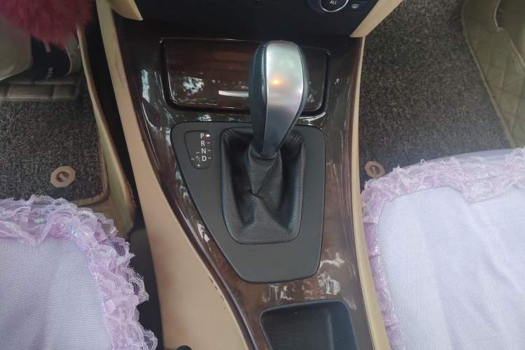 Used BMW 3 Series 2011 320i Sport Edition Gear Lever