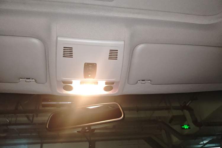 Used BMW 3 Series 2011 330i two-door coupe Headliner