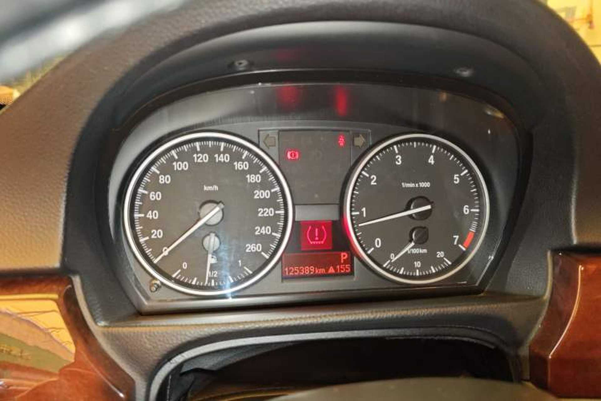 Used BMW 3 Series 2011 320i Sport Edition Instrument Cluster