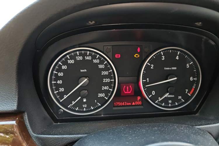 Used BMW 3 Series 2011 320i Sport Edition Instrument Cluster