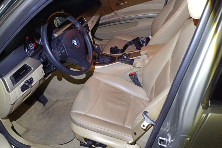 Used BMW 3 Series 2011 320i Luxury Edition Left Front Seat