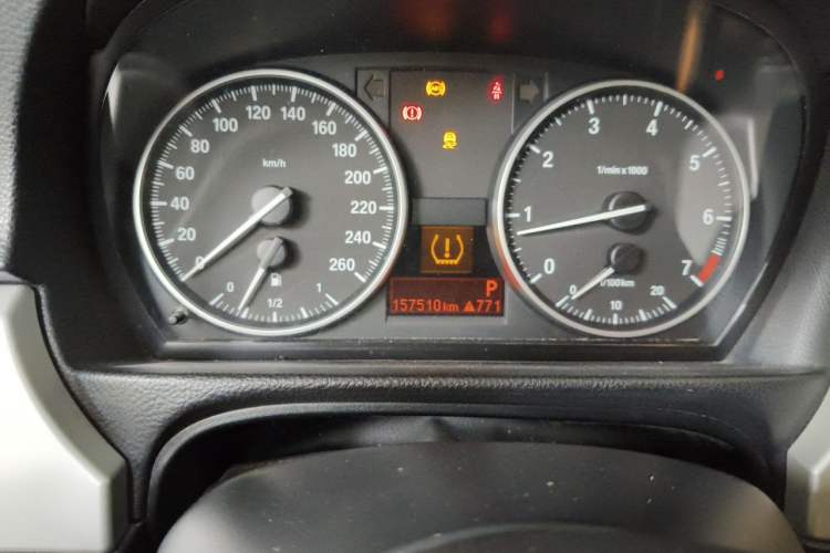 Used BMW 3 Series 2011 318i Leading Model Odometer Close Up