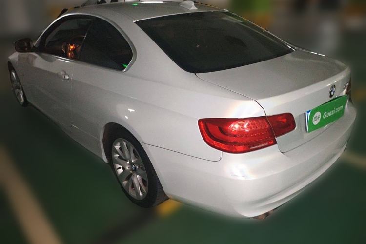 Used BMW 3 Series 2011 330i two-door coupe Rear Left 45 Deg