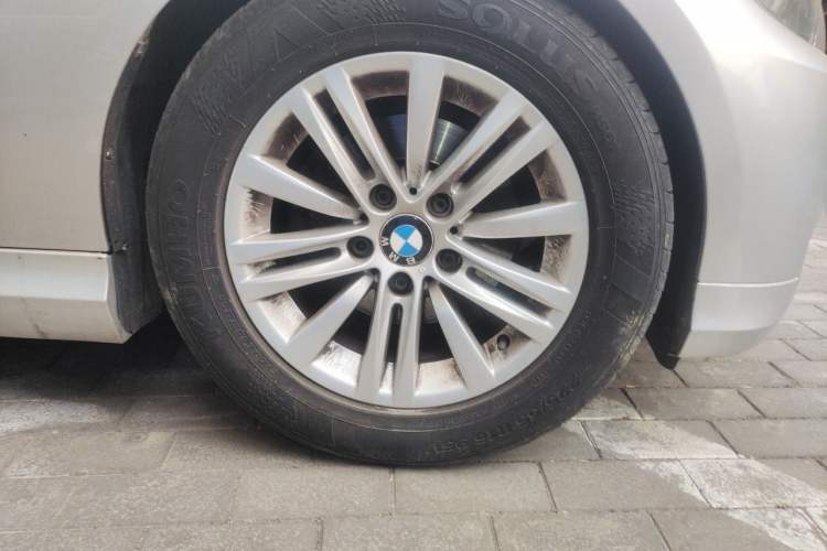 Used BMW 3 Series 2011 320i Sport Edition Right Front Wheel Hub