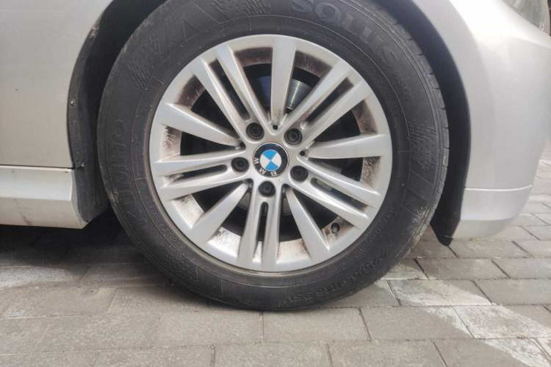 Used BMW 3 Series 2011 320i Sport Edition Right Front Wheel Hub
