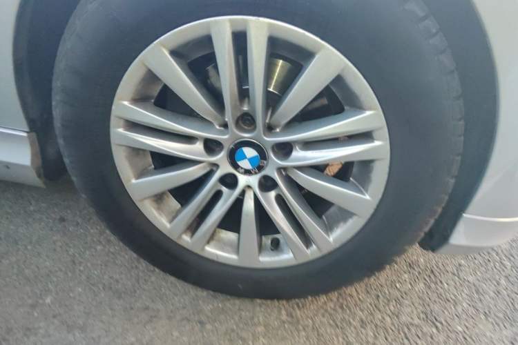 Used BMW 3 Series 2011 320i Sport Edition Right Front Wheel Hub