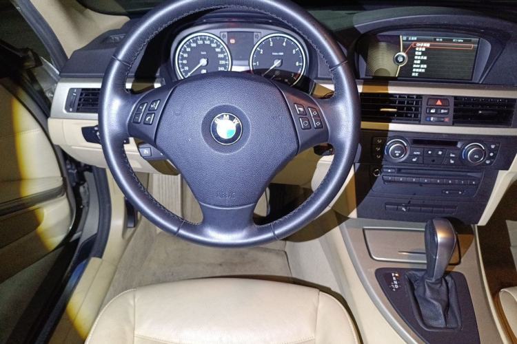 Used BMW 3 Series 2011 320i Luxury Edition Steering Wheel