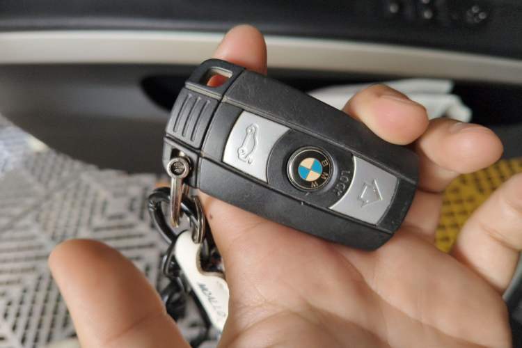 Used BMW 3 Series 2011 318i Leading Model Vehicle Key