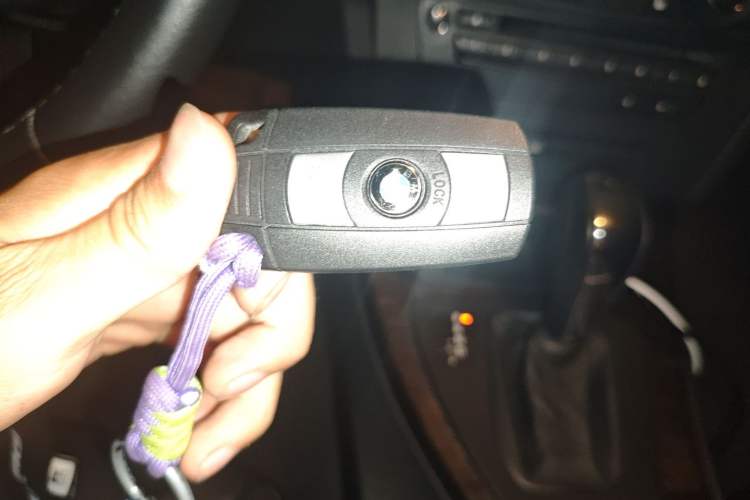 Used BMW 3 Series 2011 330i two-door coupe Vehicle Key