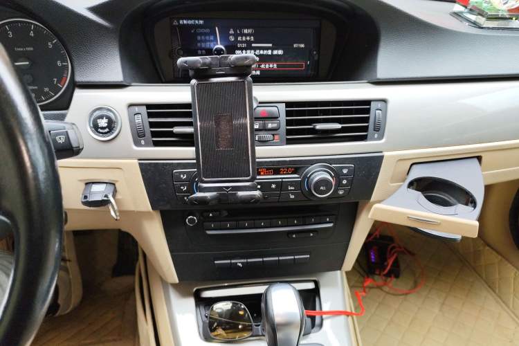 Used BMW 3 Series 2011 320i Luxury Edition Audio And AC Panel