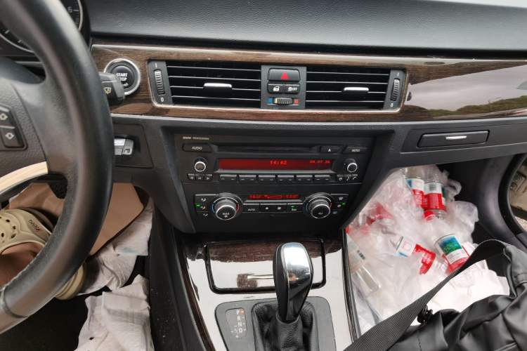 Used BMW 3 Series 2011 320i Coupe Audio And AC Panel
