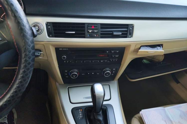 Used BMW 3 Series 2011 318i Leading Model Audio And AC Panel