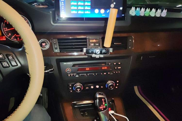 Used BMW 3 Series 2011 320i Sport Edition Audio And AC Panel