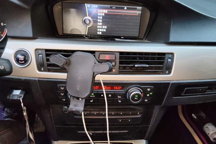 Used BMW 3 Series 2011 320i Luxury Edition Audio And AC Panel