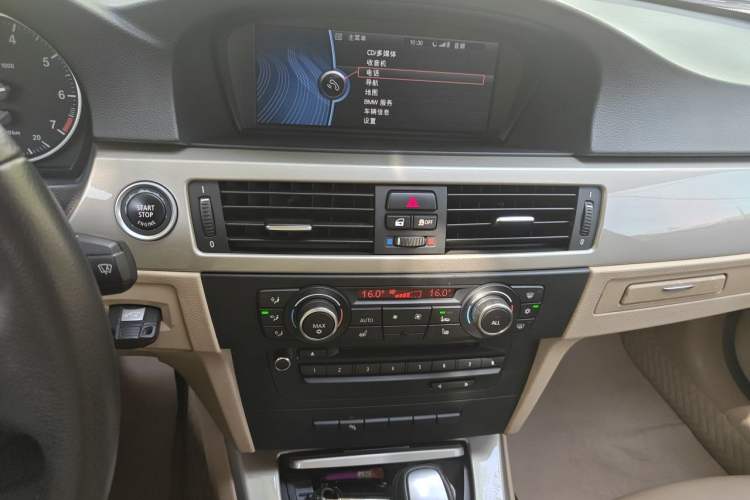 Used BMW 3 Series 2011 320i Luxury Edition Audio And AC Panel
