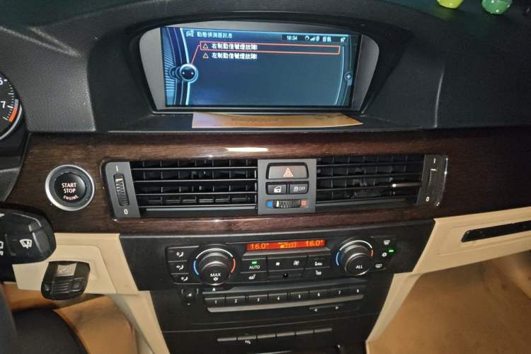 Used BMW 3 Series 2011 325i Luxury Edition Audio And AC Panel
