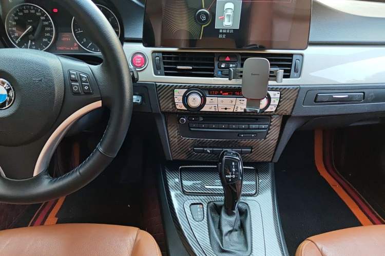 Used BMW 3 Series 2011 320i Luxury Edition Audio And AC Panel