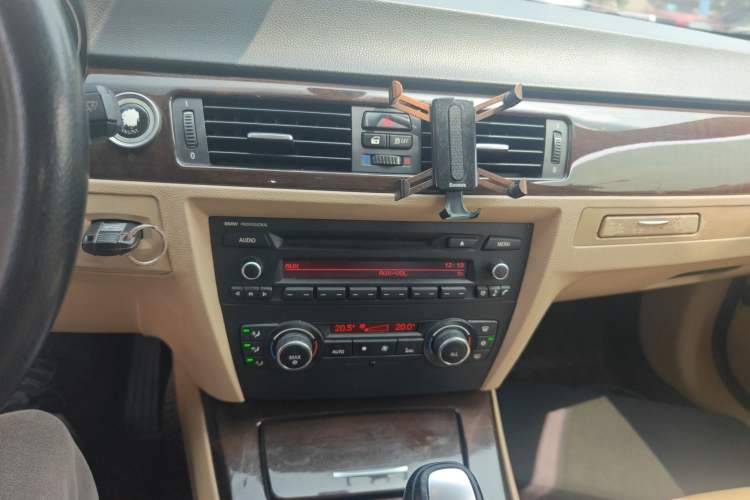 Used BMW 3 Series 2011 325i Sport Edition Audio And AC Panel
