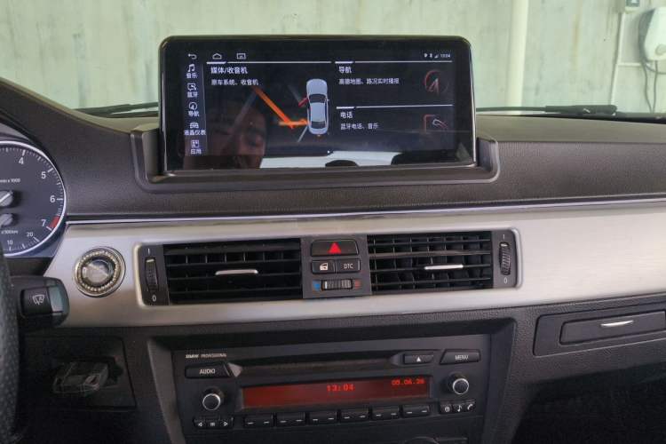 Used BMW 3 Series 2011 320i Coupe Audio And AC Panel