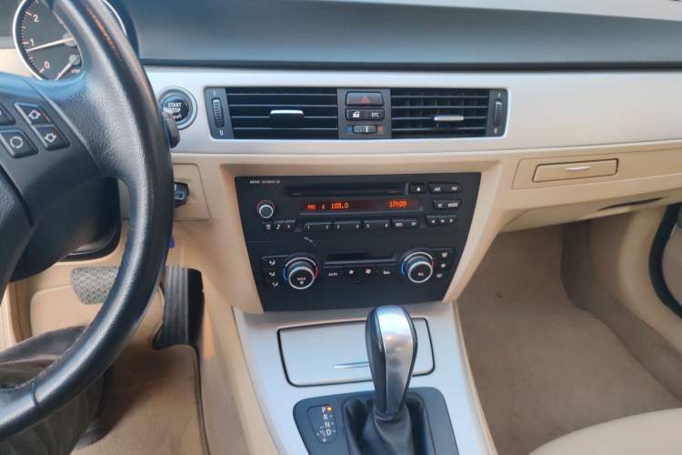 Used BMW 3 Series 2011 318i Leading Model Audio And AC Panel