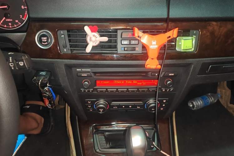 Used BMW 3 Series 2011 320i Sport Edition Audio And AC Panel