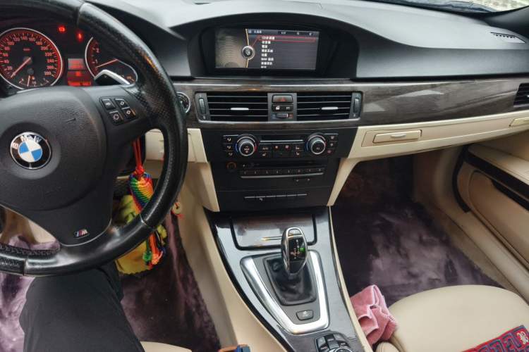 Used BMW 3 Series 2011 335i Convertible Coupe Audio And AC Panel