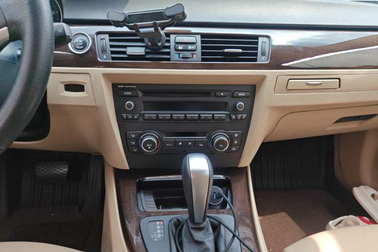 Used BMW 3 Series 2011 325i Sport Edition Audio And AC Panel