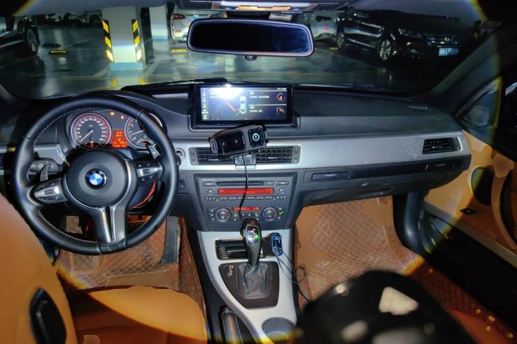 Used BMW 3 Series 2011 325i Convertible Coupe Center Console