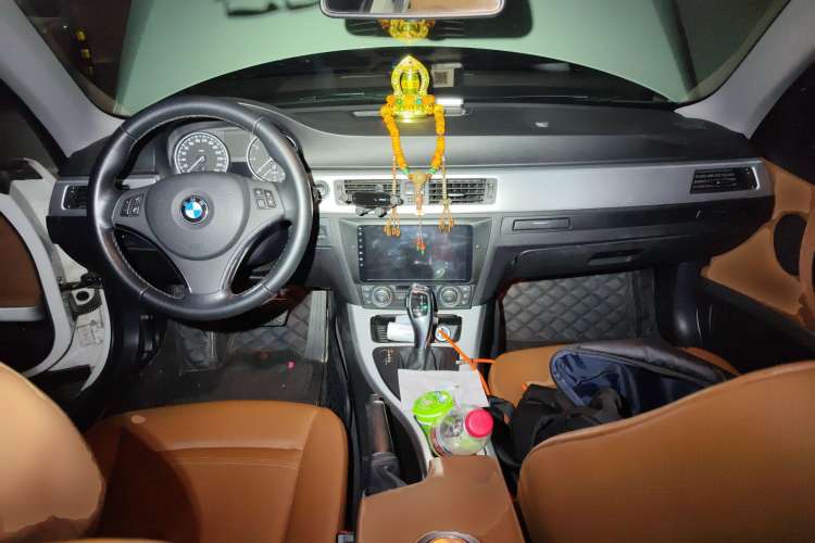 Used BMW 3 Series 2011 320i Coupe Center Console