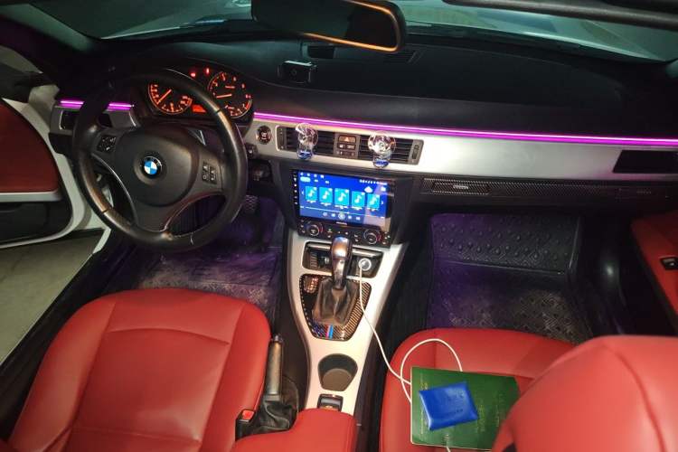 Used BMW 3 Series 2011 320i Convertible Coupe Center Console