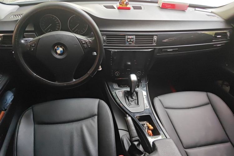 Used BMW 3 Series 2011 320i Sport Edition Center Console