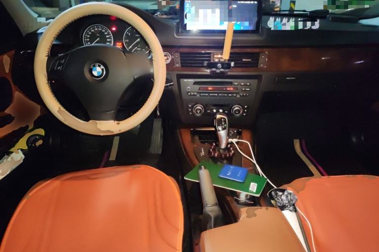 Used BMW 3 Series 2011 320i Sport Edition Center Console