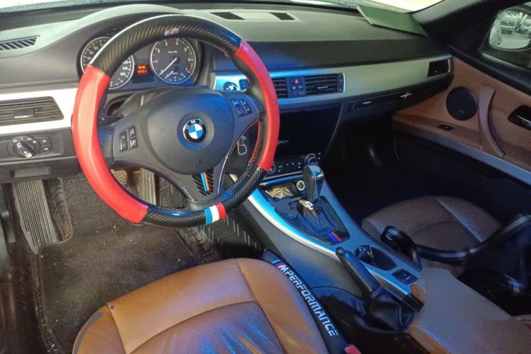 Used BMW 3 Series 2011 320i Convertible Coupe Center Console