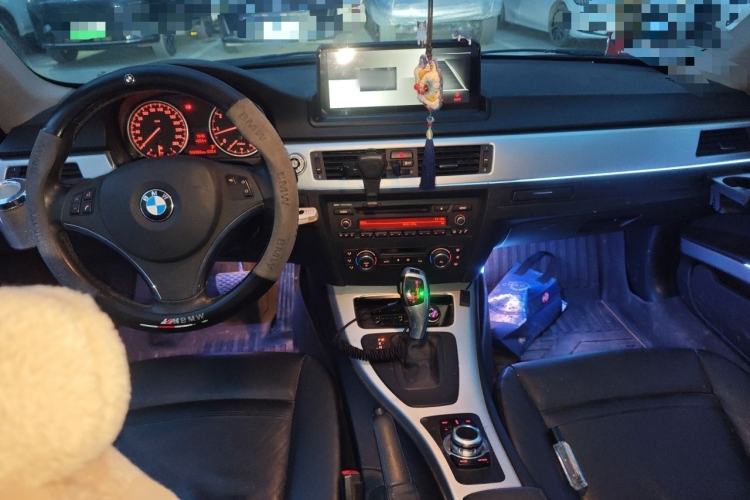 Used BMW 3 Series 2011 320i Coupe Center Console