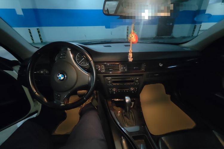 Used BMW 3 Series 2011 320i Coupe Center Console