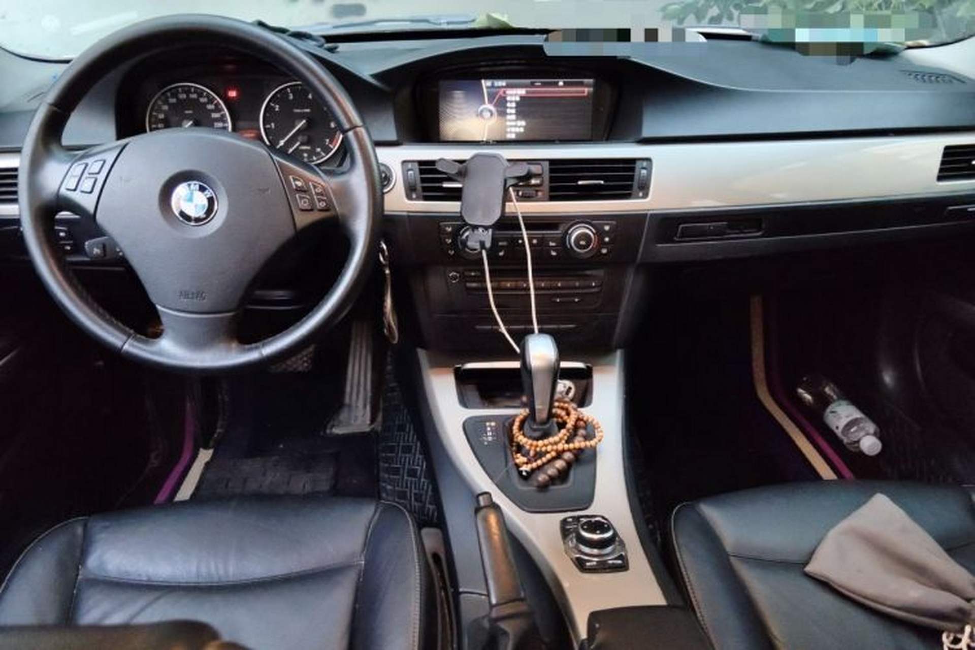 Used BMW 3 Series 2011 320i Luxury Edition Center Console