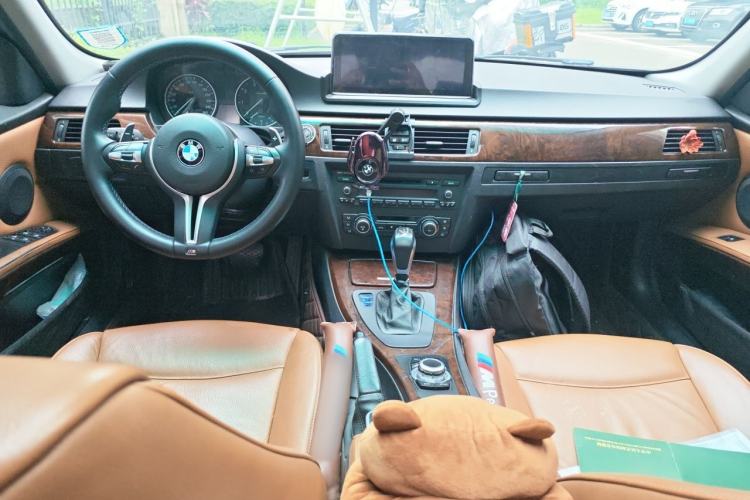 Used BMW 3 Series 2011 320i Sport Edition Center Console