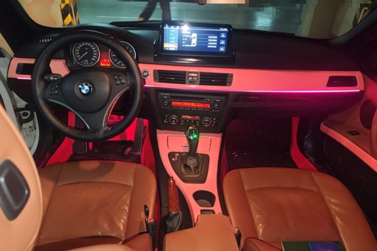 Used BMW 3 Series 2011 325i Convertible Coupe Center Console