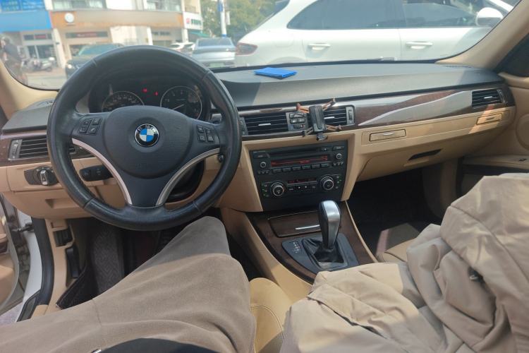 Used BMW 3 Series 2011 325i Sport Edition Center Console