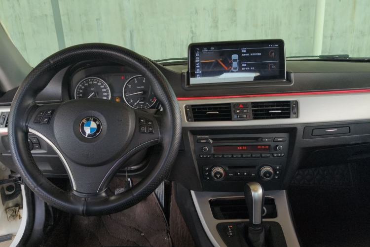 Used BMW 3 Series 2011 320i Coupe Center Console