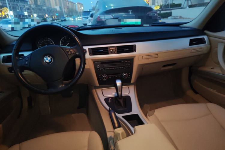 Used BMW 3 Series 2011 318i Leading Model Center Console