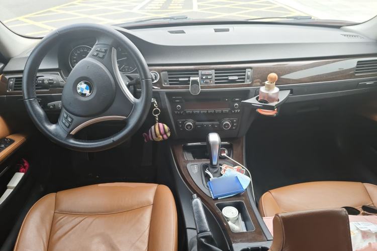 Used BMW 3 Series 2011 325i Sport Edition Center Console