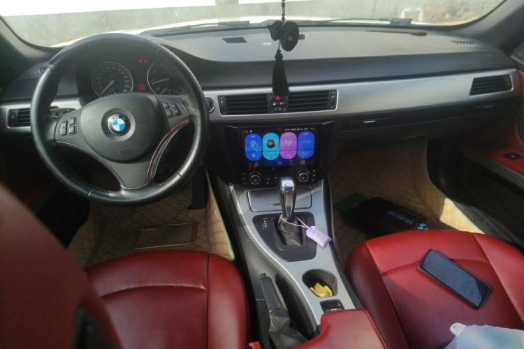 Used BMW 3 Series 2011 320i Convertible Coupe Center Console