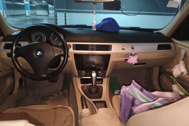 Used BMW 3 Series 2011 318i Leading Model Center Console