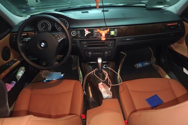 Used BMW 3 Series 2011 320i Sport Edition Center Console