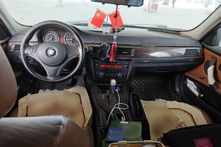 Used BMW 3 Series 2011 325i Sport Edition Center Console