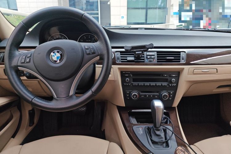 Used BMW 3 Series 2011 325i Sport Edition Center Console