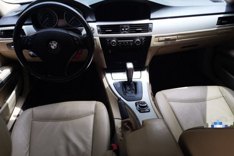 Used BMW 3 Series 2011 320i Luxury Edition Center Console