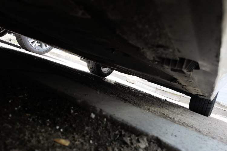 Used BMW 3 Series 2011 320i Luxury Edition Chassis Front Left