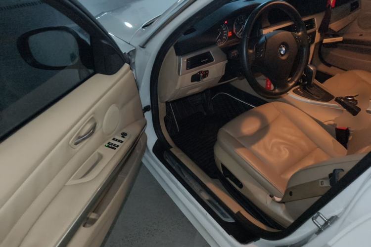 Used BMW 3 Series 2011 320i Luxury Edition Driver Seat